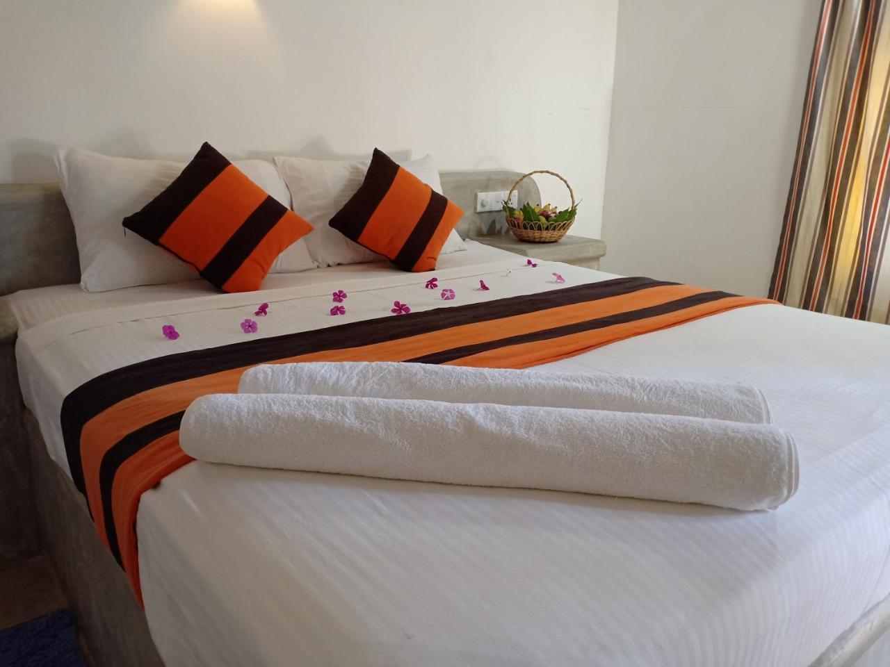 Sunset Safari & Resort Калпития Экстерьер фото